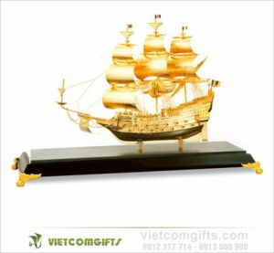 Quà Tặng Biểu Trưng thuyền buồm Mạ Vàng 24K  02