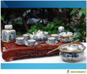 Quà Tặng Ấm Chén Men Rạn Bọc Đồng Dáng Nhật Vẽ Sơn Thủy Trọn Bộ